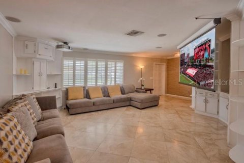 Casa en alquiler en Tampa, Florida, 4 dormitorios, 220.55 m2 № 2157535 - foto 6