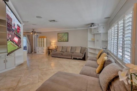 Casa en alquiler en Tampa, Florida, 4 dormitorios, 220.55 m2 № 2157535 - foto 8