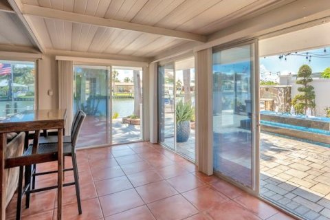 Casa en alquiler en Tampa, Florida, 4 dormitorios, 220.55 m2 № 2157535 - foto 14