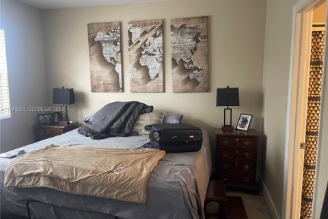 Снять в аренду кондоминиум в Пемброк-Пайнс, Флорида 2 спальни, 104.98м2, № 2005250 - фото 17