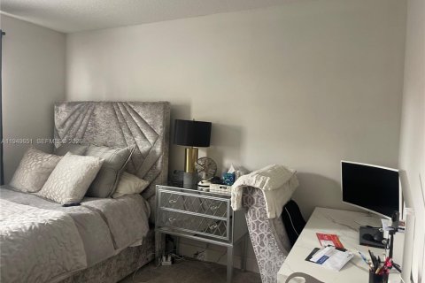 Снять в аренду кондоминиум в Пемброк-Пайнс, Флорида 2 спальни, 104.98м2, № 2005250 - фото 26