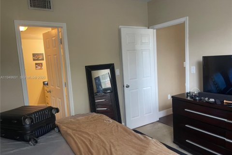 Снять в аренду кондоминиум в Пемброк-Пайнс, Флорида 2 спальни, 104.98м2, № 2005250 - фото 20