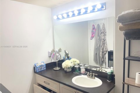 Снять в аренду кондоминиум в Пемброк-Пайнс, Флорида 2 спальни, 104.98м2, № 2005250 - фото 30