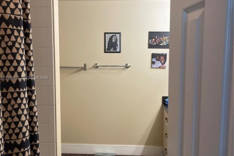 Снять в аренду кондоминиум в Пемброк-Пайнс, Флорида 2 спальни, 104.98м2, № 2005250 - фото 22