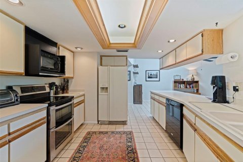 House in Saint Petersburg, Florida 3 bedrooms, 169.73 sq.m. № 1869467 - photo 8