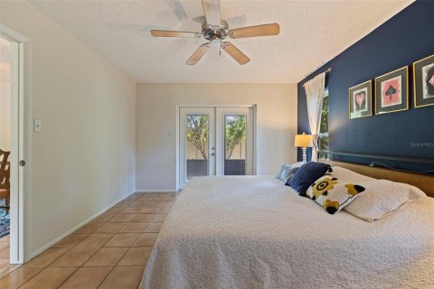 House in Saint Petersburg, Florida 3 bedrooms, 169.73 sq.m. № 1869467 - photo 15