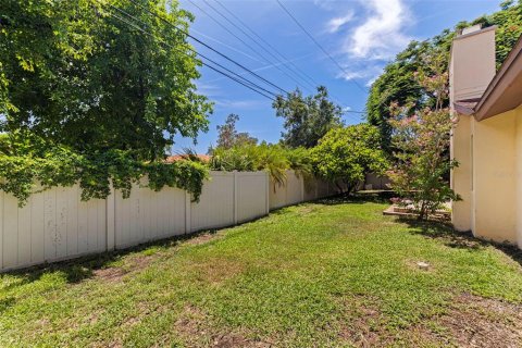 House in Saint Petersburg, Florida 3 bedrooms, 169.73 sq.m. № 1869467 - photo 28