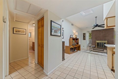 House in Saint Petersburg, Florida 3 bedrooms, 169.73 sq.m. № 1869467 - photo 19