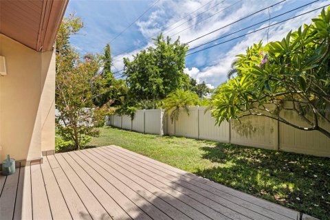 House in Saint Petersburg, Florida 3 bedrooms, 169.73 sq.m. № 1869467 - photo 30