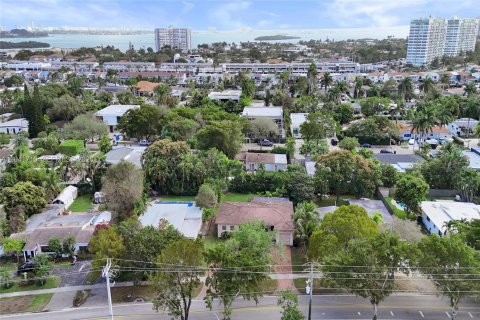 Casa en venta en North Miami, Florida, 2 dormitorios, 132.11 m2 № 2241667 - foto 2