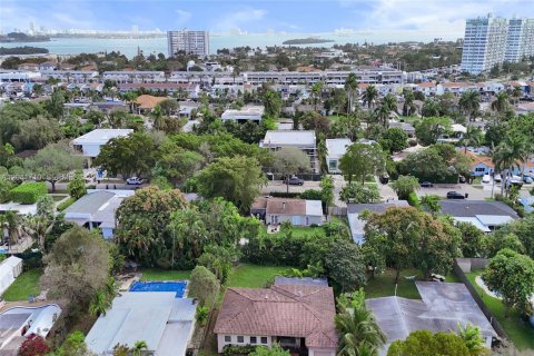 Casa en venta en North Miami, Florida, 2 dormitorios, 132.11 m2 № 2241667 - foto 3