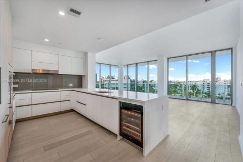 Condo à Bay Harbor Islands, Floride, 3 chambres № 2080416