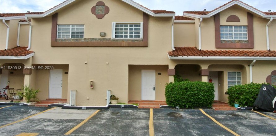 Touwnhouse à Miami, Floride 2 chambres, 106.28 m2 № 1989623
