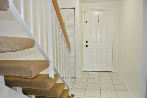 Touwnhouse à louer à Miami, Floride: 2 chambres, 106.28 m2 № 1989623 - photo 6