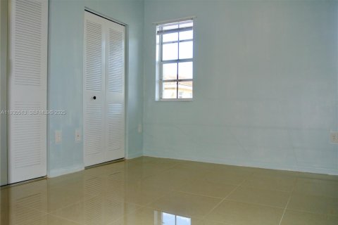 Touwnhouse à louer à Miami, Floride: 2 chambres, 106.28 m2 № 1989623 - photo 30