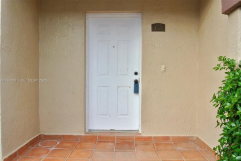 Touwnhouse à louer à Miami, Floride: 2 chambres, 106.28 m2 № 1989623 - photo 4