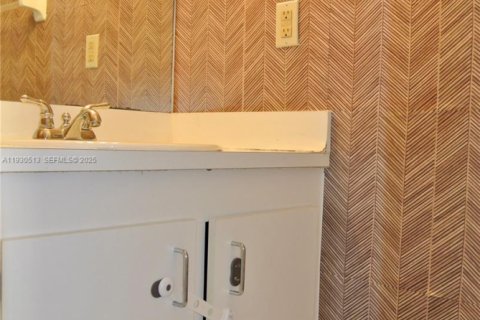 Touwnhouse à louer à Miami, Floride: 2 chambres, 106.28 m2 № 1989623 - photo 16