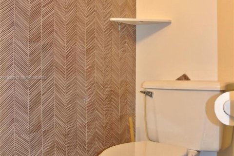 Touwnhouse à louer à Miami, Floride: 2 chambres, 106.28 m2 № 1989623 - photo 17