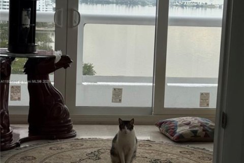 Снять в аренду кондоминиум в Майами, Флорида 2 спальни, 159.51м2, № 1958066 - фото 3