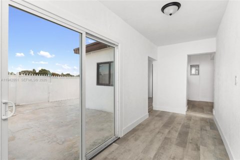 Villa ou maison à vendre à Miami Gardens, Floride: 3 chambres, 96.06 m2 № 1999133 - photo 8