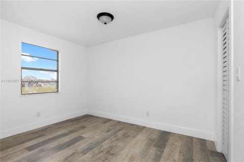 Villa ou maison à vendre à Miami Gardens, Floride: 3 chambres, 96.06 m2 № 1999133 - photo 12