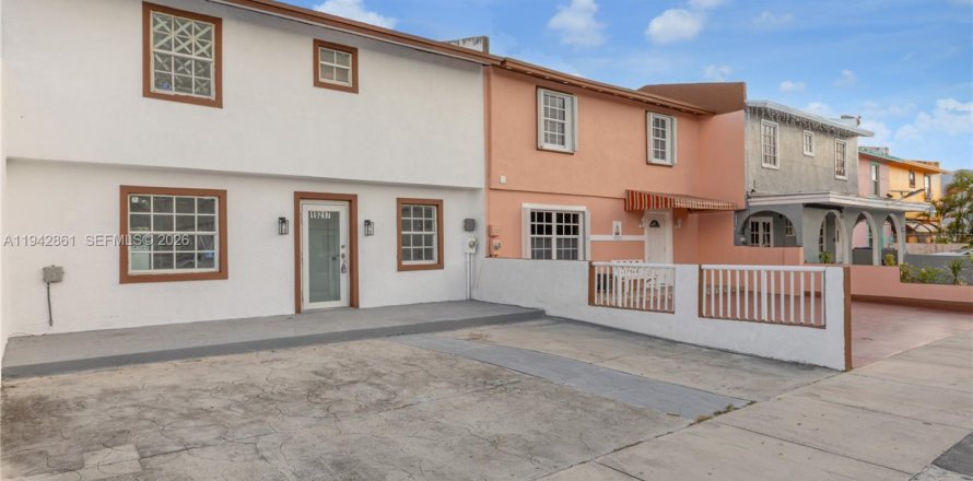 Villa ou maison à Miami Gardens, Floride 3 chambres, 96.06 m2 № 1999133