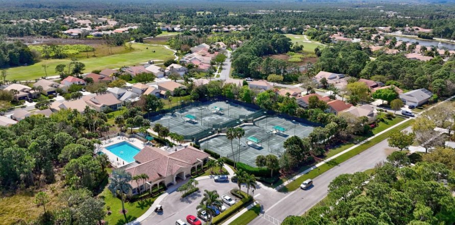 Villa ou maison à Stuart, Floride 3 chambres, 183.2 m2 № 1141248