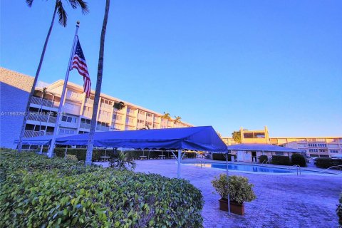 Copropriété à vendre à Hallandale Beach, Floride: 2 chambres, 86.86 m2 № 2024030 - photo 21
