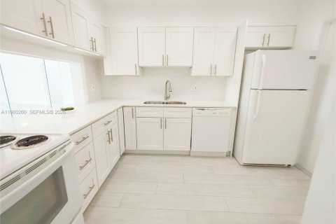 Copropriété à vendre à Hallandale Beach, Floride: 2 chambres, 86.86 m2 № 2024030 - photo 15