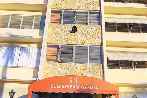 Copropriété à vendre à Hallandale Beach, Floride: 2 chambres, 86.86 m2 № 2024030 - photo 18