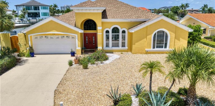 Villa ou maison à Belleair Beach, Floride 3 chambres, 253.53 m2 № 2217341