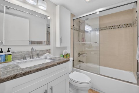 Купить кондоминиум в Делрей-Бич, Флорида 6 комнат, 93.37м2, № 2259842 - фото 19