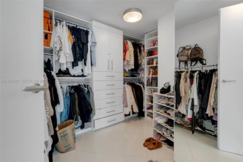 Condominio en venta en Miami, Florida, 2 dormitorios, 139.35 m2 № 1986677 - foto 28