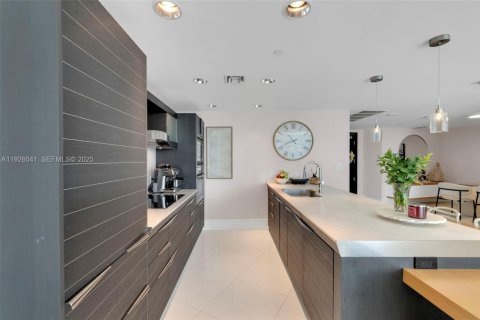 Condominio en venta en Miami, Florida, 2 dormitorios, 139.35 m2 № 1986677 - foto 9