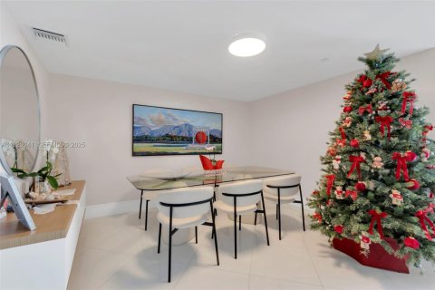 Condominio en venta en Miami, Florida, 2 dormitorios, 139.35 m2 № 1986677 - foto 17