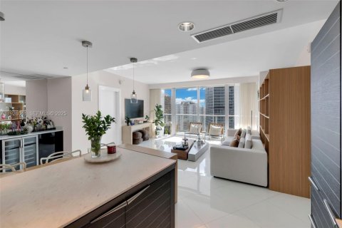 Condominio en venta en Miami, Florida, 2 dormitorios, 139.35 m2 № 1986677 - foto 6