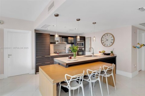 Condominio en venta en Miami, Florida, 2 dormitorios, 139.35 m2 № 1986677 - foto 11