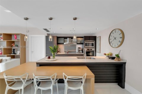 Condominio en venta en Miami, Florida, 2 dormitorios, 139.35 m2 № 1986677 - foto 12
