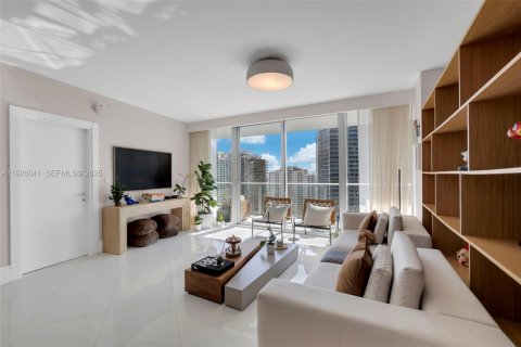 Condominio en venta en Miami, Florida, 2 dormitorios, 139.35 m2 № 1986677 - foto 4