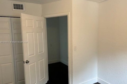 Commercial property in Miami, Florida 180.42 sq.m. № 1772306 - photo 7