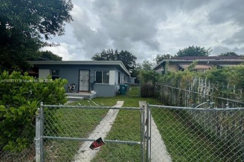 Commercial property in Miami, Florida 180.42 sq.m. № 1772306 - photo 24