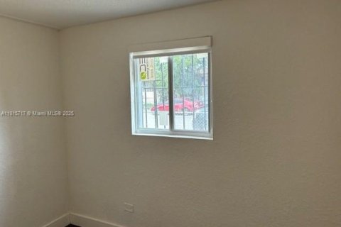 Commercial property in Miami, Florida 180.42 sq.m. № 1772306 - photo 9