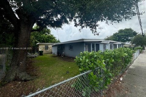 Commercial property in Miami, Florida 180.42 sq.m. № 1772306 - photo 23