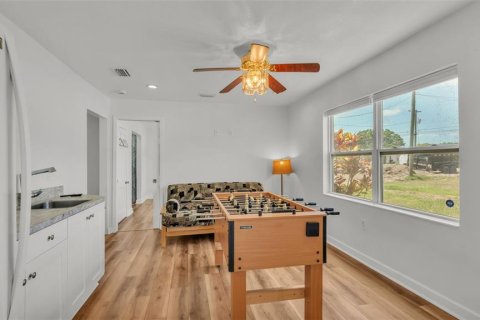 House in Winter Haven, Florida 3 bedrooms, 169.83 sq.m. № 1743789 - photo 5