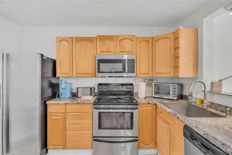 House in Winter Haven, Florida 3 bedrooms, 169.83 sq.m. № 1743789 - photo 17