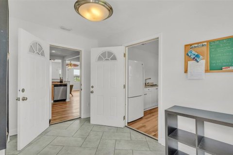 House in Winter Haven, Florida 3 bedrooms, 169.83 sq.m. № 1743789 - photo 4