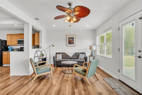 House in Winter Haven, Florida 3 bedrooms, 169.83 sq.m. № 1743789 - photo 23