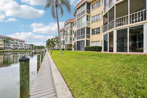 Copropriété à vendre à Sarasota, Floride: 1 chambre, 80.36 m2 № 2398857 - photo 13