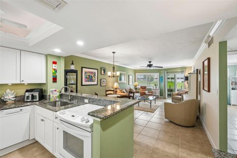 Copropriété à vendre à Sarasota, Floride: 1 chambre, 80.36 m2 № 2398857 - photo 4