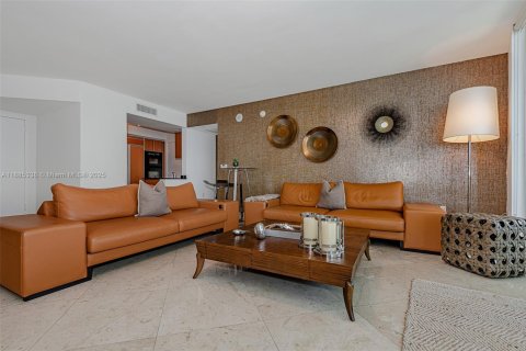 Condo in Sunny Isles Beach, Florida, 2 bedrooms  № 2041319 - photo 4